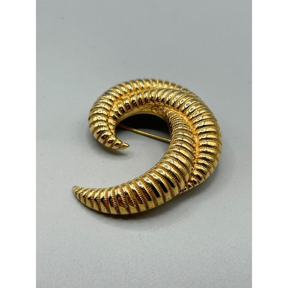 MONET Gold Tone Swirl Brooch Statement Textured Abstract Free Form Pin Signed - Picture 3 of 7